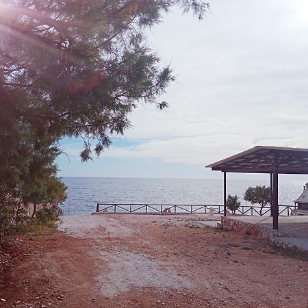 Caravan Fishing Spot Porto Roxa Agios Leon Bagian luar foto